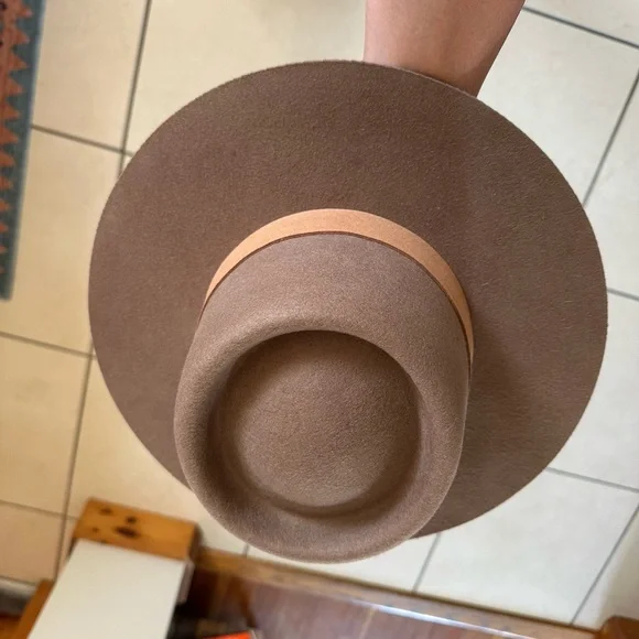 lack of color hat - Picture 11 of 11